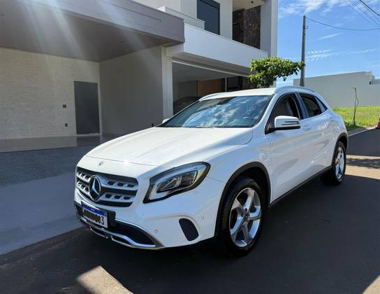 MERCEDES-BENZ GLA 200 1.6 CGI FLEX ADVANCE 7G-DCT
